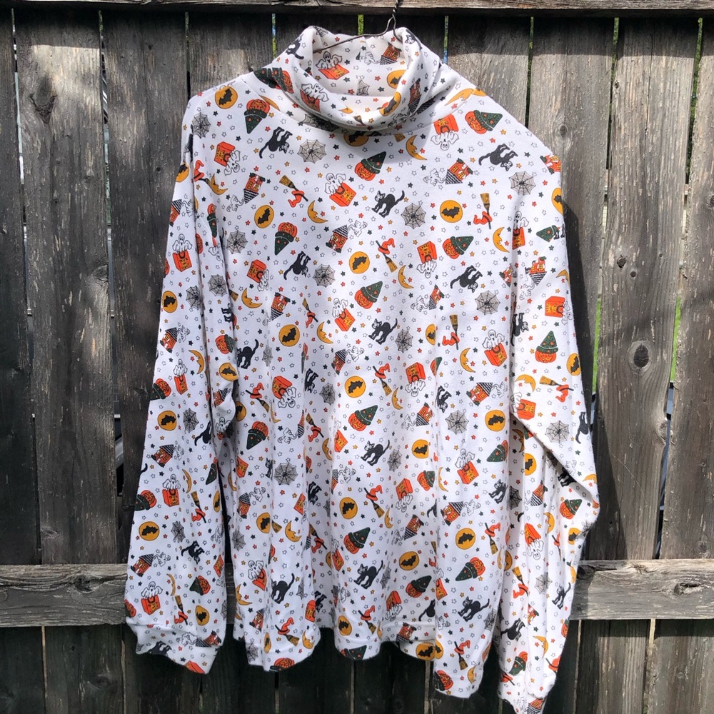 croft & barrow White Halloween Print Turtleneck long sleeve shirt